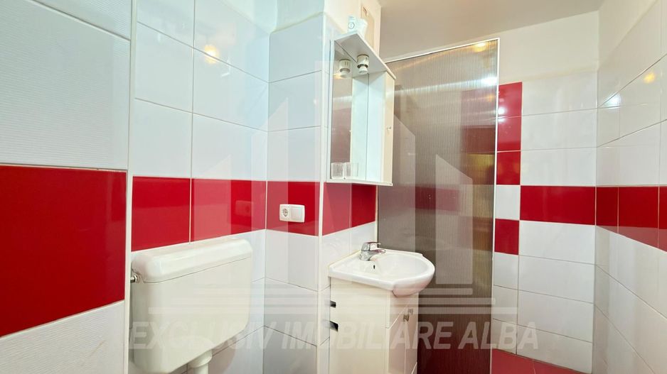 Apartament 3 camere decomandate | 63 mp | Etaj 2 | Cetate - Poză 3