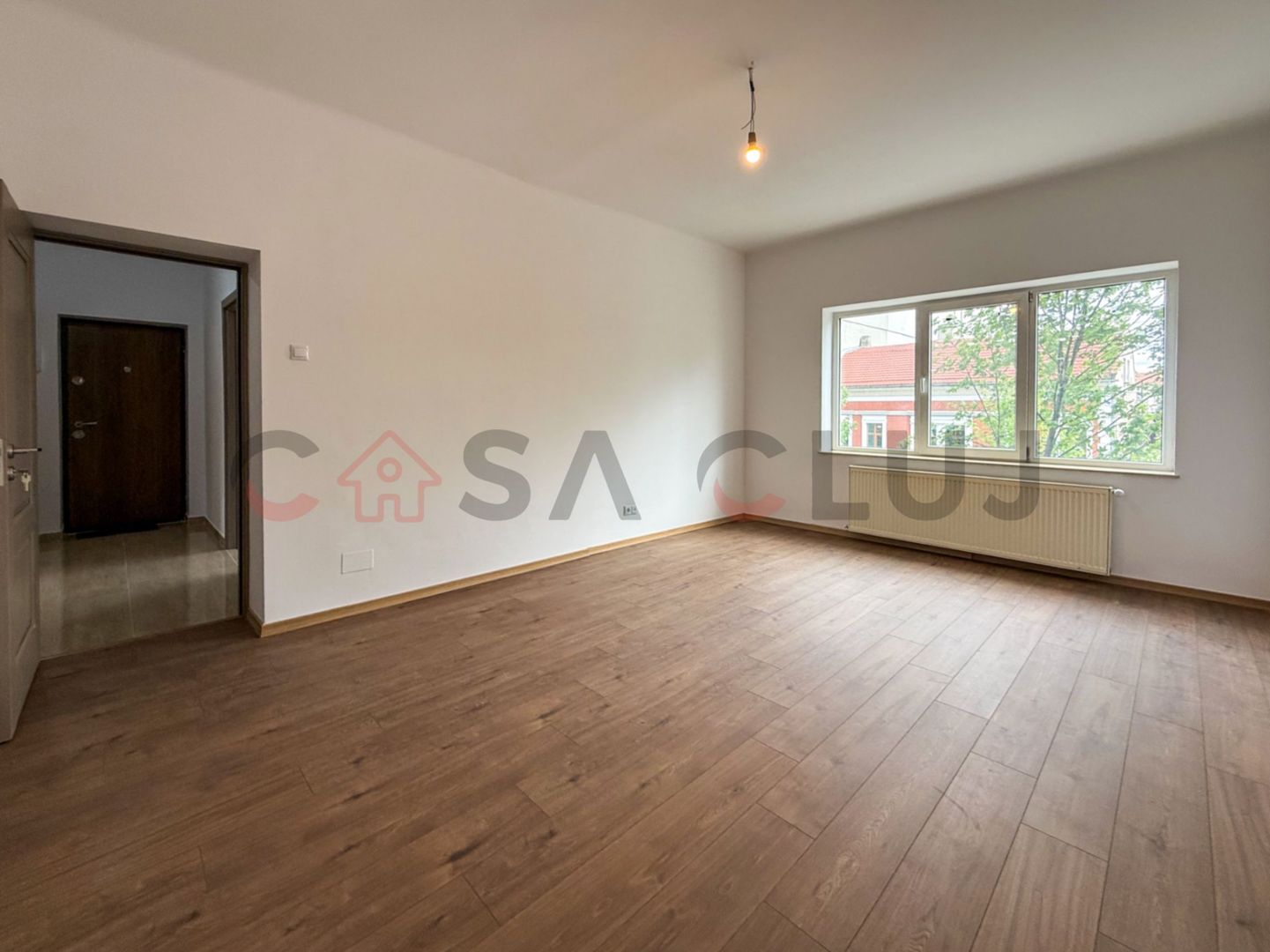 3 camere, finisat modern, etaj 1, central - Poză 1