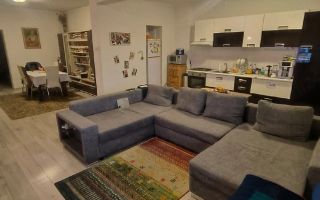 BRASADAS vinde apartament CENTRAL cu 4 camere la etajul 2. - Poză 1