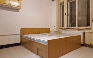 Apart 1 cam Balcescu parter centrala proprie - Poză 1