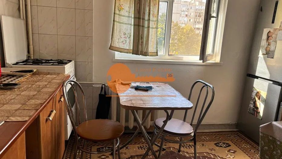 Garsoniera Sebastian-Bloc Mixt-1988 - Poză 2