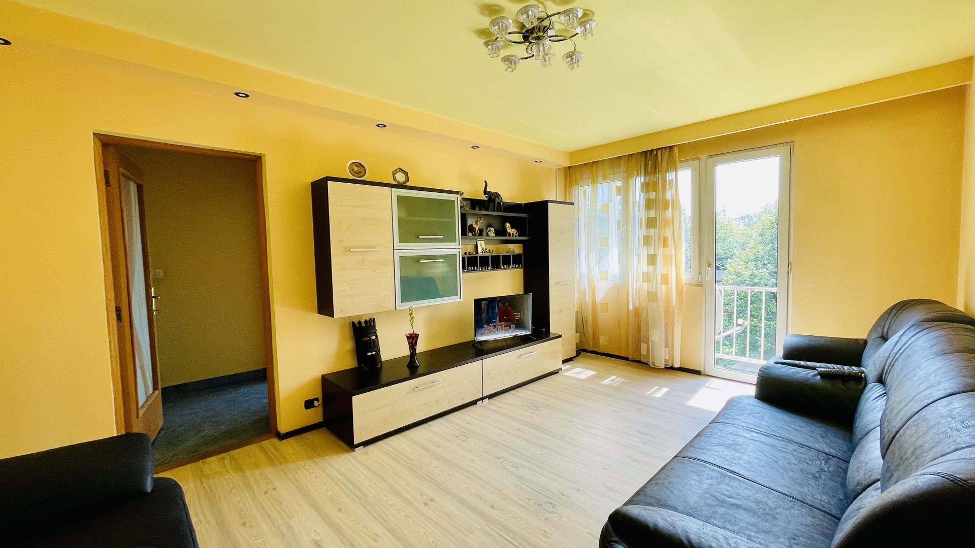 3 Camere | Parc Ior | Liviu Rebreanu | Titan |  Biserica - Poză 1