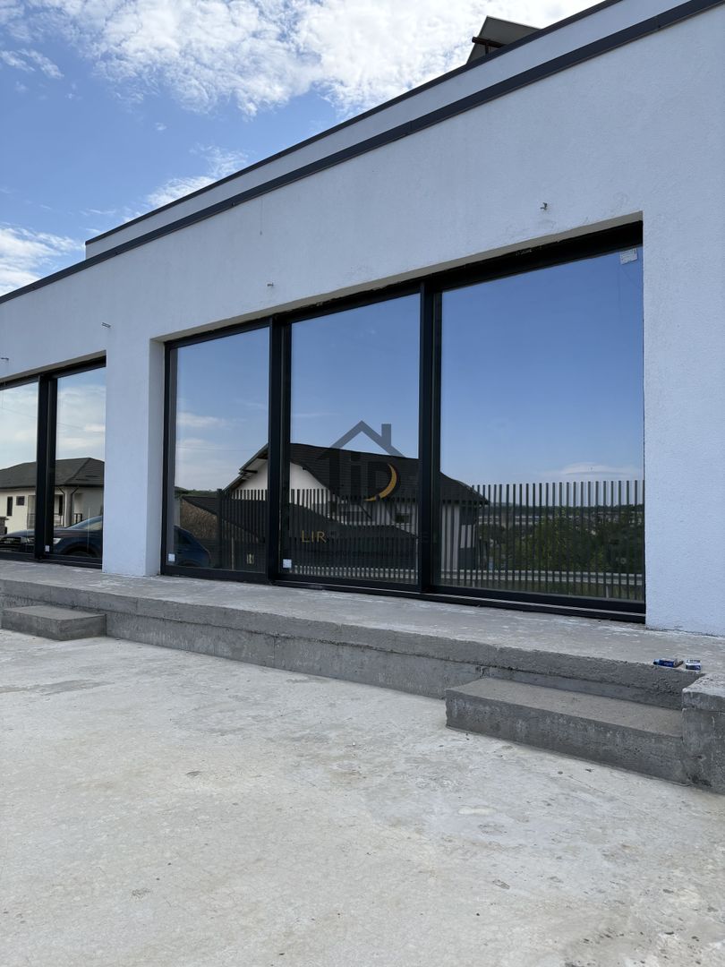 VILĂ superba – STIL MEDITERANEAN CU PRIVELIȘTE LA LAC - Poză 13