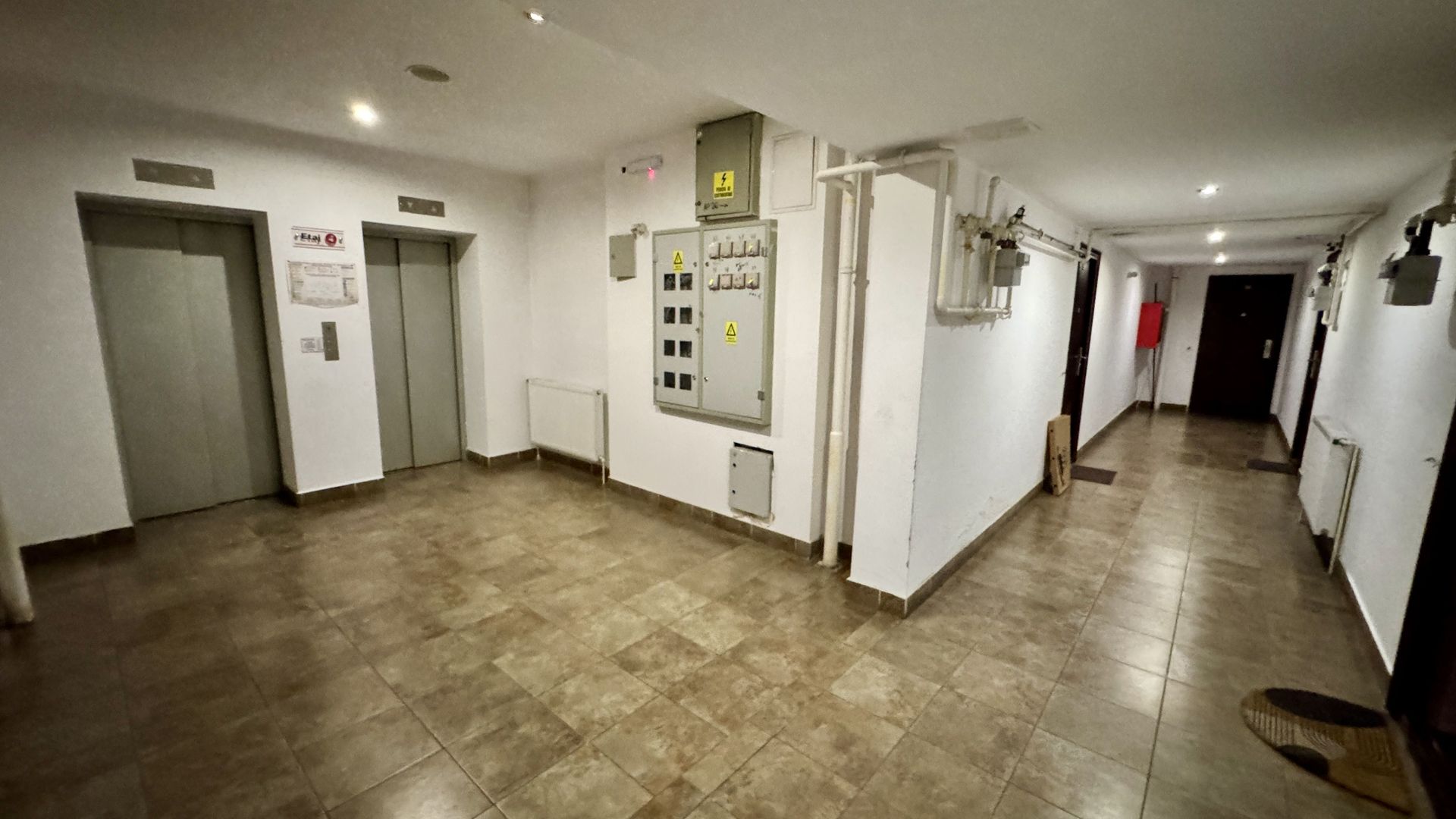 Apartament luminos cu 3 camere, complet mobilat, vedere panoramică spre Tâmpa - Poză 16