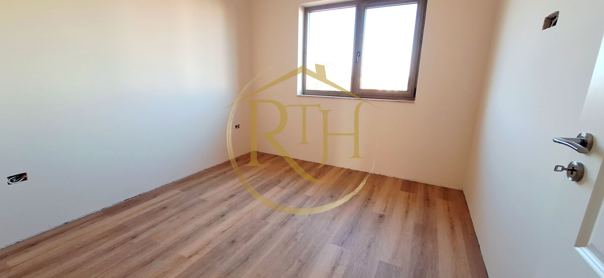 Oferim spre vanzare casa-duplex cu 4 camere si 3 bai situata in Giroc - Poză 16