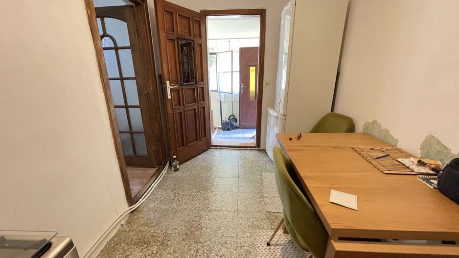 Casă la curte comuna în zona Balcescu - Poză 10