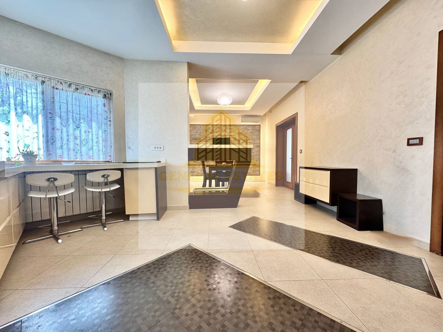 Vînzare Casă în 3 Nivele -Hlincea - 343 m.p. - Poză 12