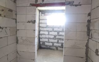 Casa la rosu în Plaiul Vulcănești - Poză 10