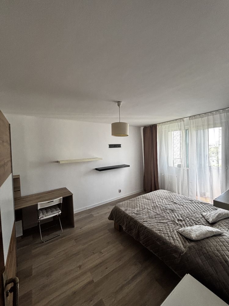 Apartament modern în Drumul Taberei – bloc reabilitat, finisaje noi - Poză 1