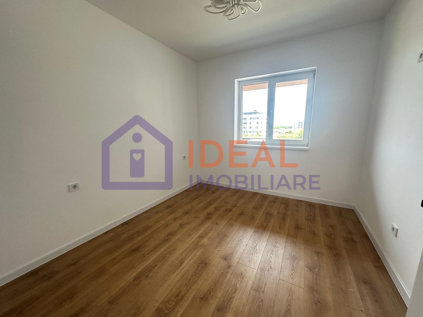 🏡 Apartament 3 camere și balcon- LA CHEIE, zona Calea Surii Mici - Poză 12