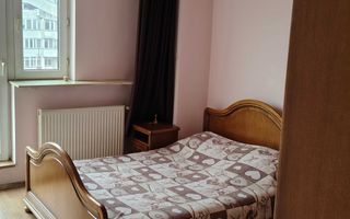 Ofer închiriere,Apartament 3 camere central - Poză 4