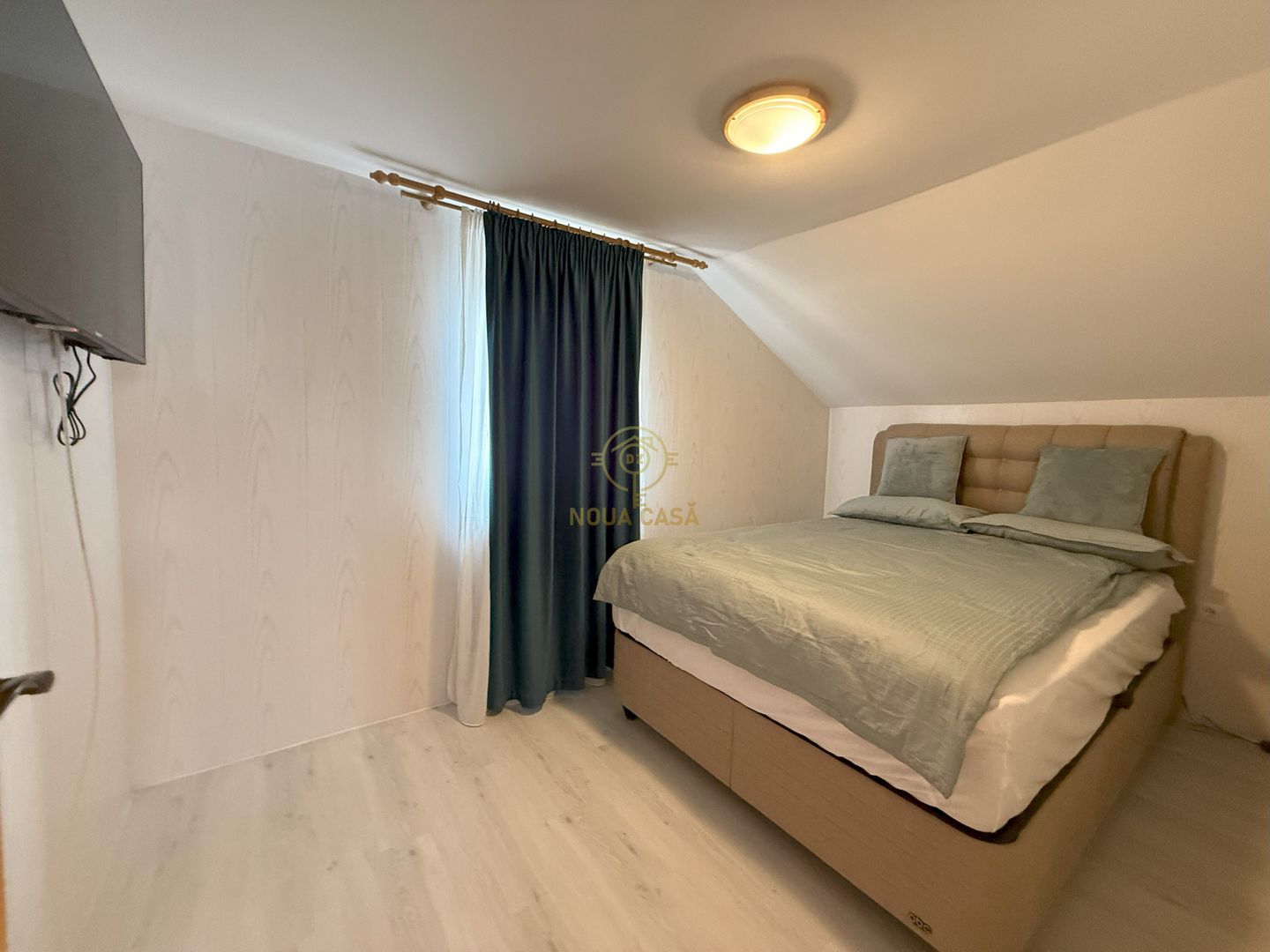 Vila de vanzare in APA-NORD  cu 2 Piscine/Zona de Relaxare/Acces lac - Poză 16