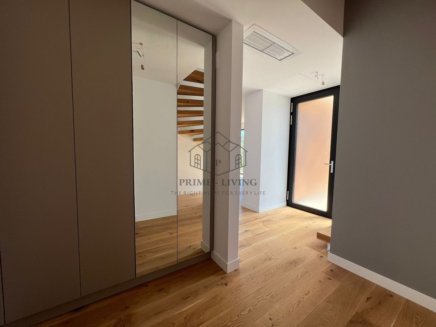 VILA CU 4 CAMERE LA INCHIRIERE IN COMPLEX REZIDENTIAL AMBER FOREST - Poză 3