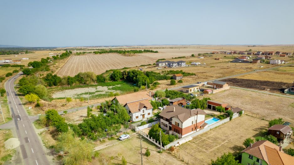 Vilă cu piscină în Fântânele - Poză 13