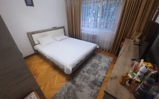 Apartament 3 camere decomanadat, etaj 2/4, zona Cug, 128.000 Euro - Poză 3