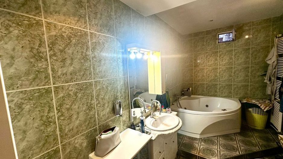 Casa moderna, 2 corpuri de cladire, teren 1000 mp, zona Aradul Nou - Poză 10