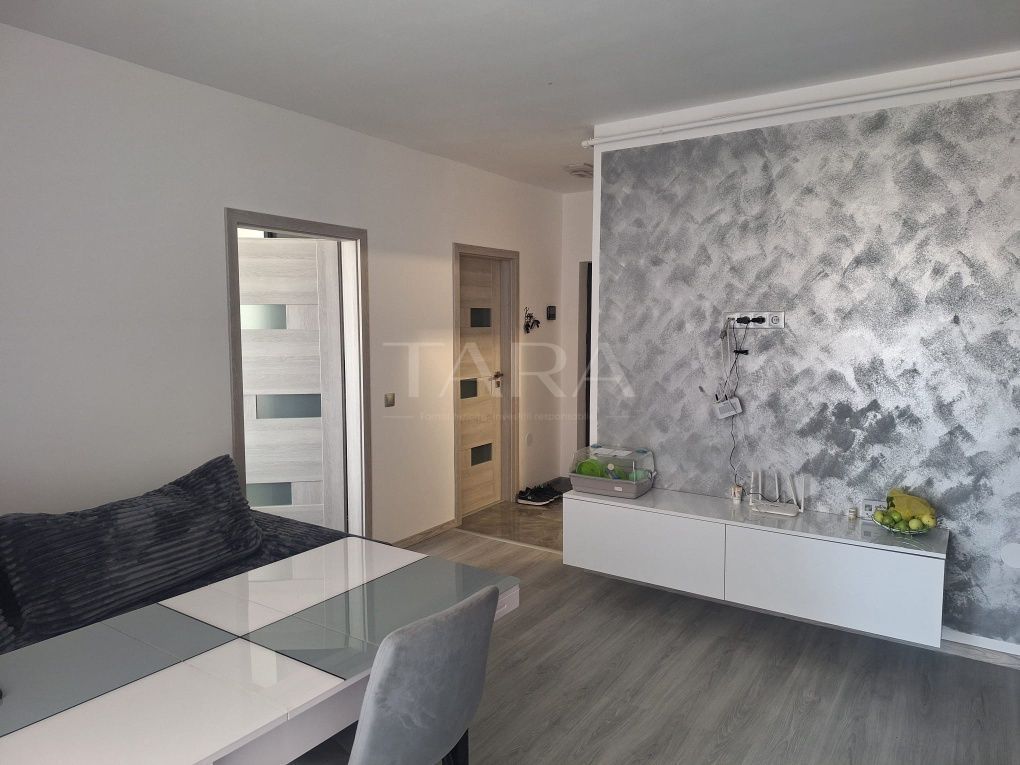 Apartament cu 2 camere, mobilat și finisat, Beta Residence, Chinteni. - Poză 1