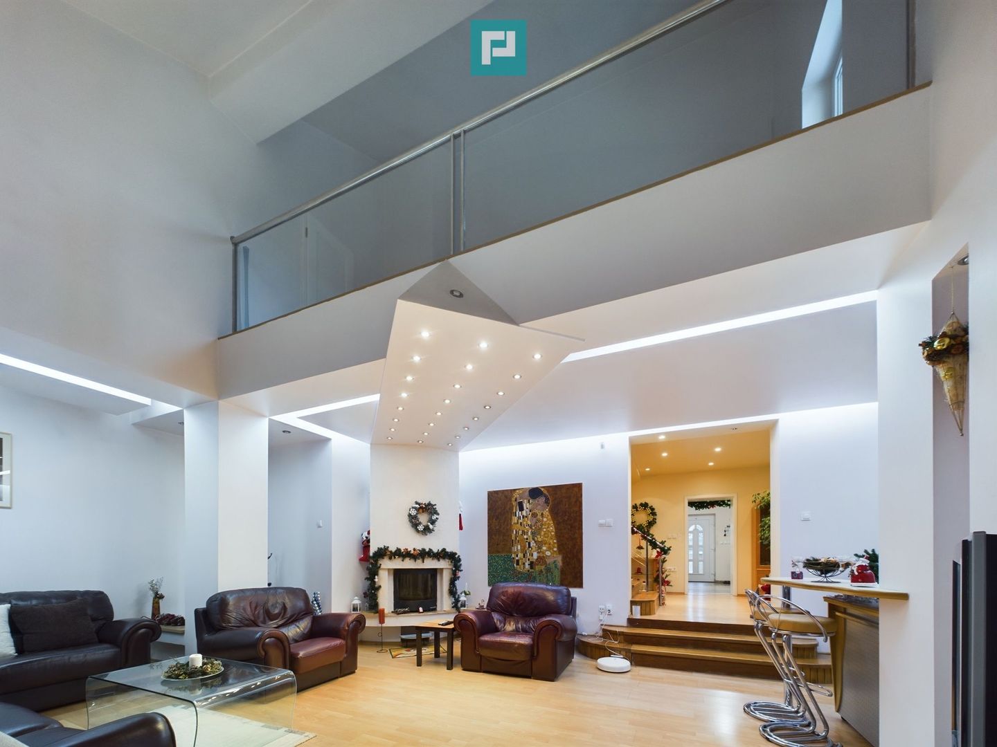 Casă situată Central în Dumbrăvița - Poză 3