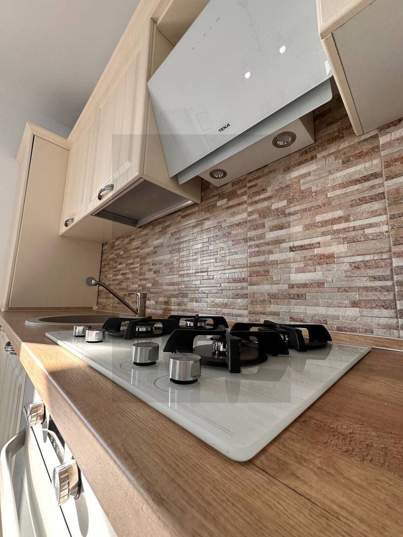 Apartament spre inchiriere zona Coresi - Poză 4