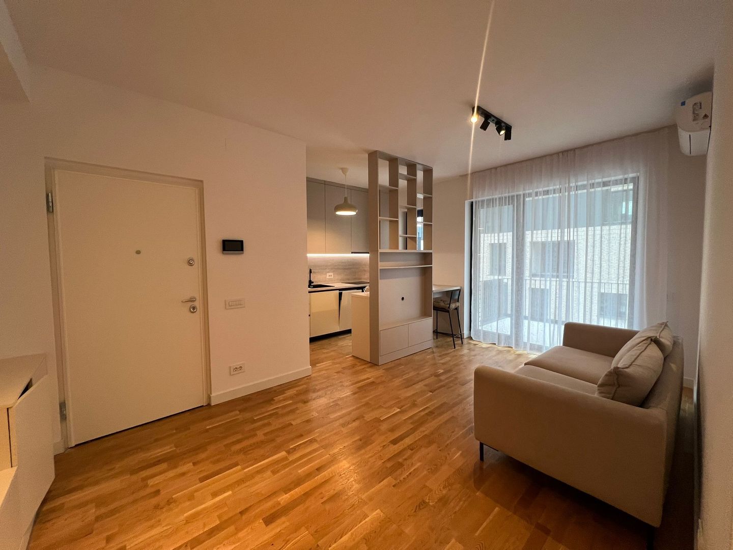Inchiriere apartament 2 camere Pipera + Parcare - Poză 4