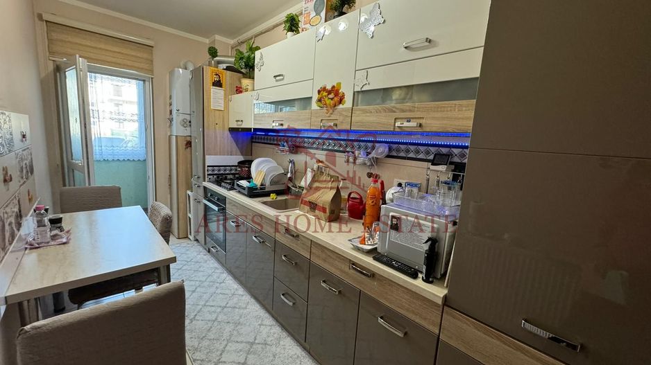 Apartament complet mobilat cu 3 camere în Giroc - 135,000 € - Poză 1