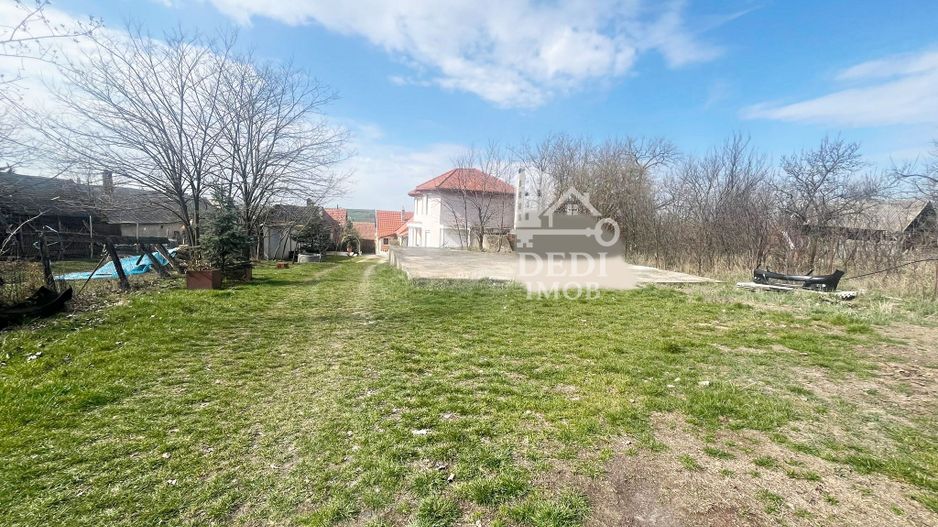 Casă cu 2 locuințe, teren intravilan 7062 mp Cetariu, Bihor - Poză 6