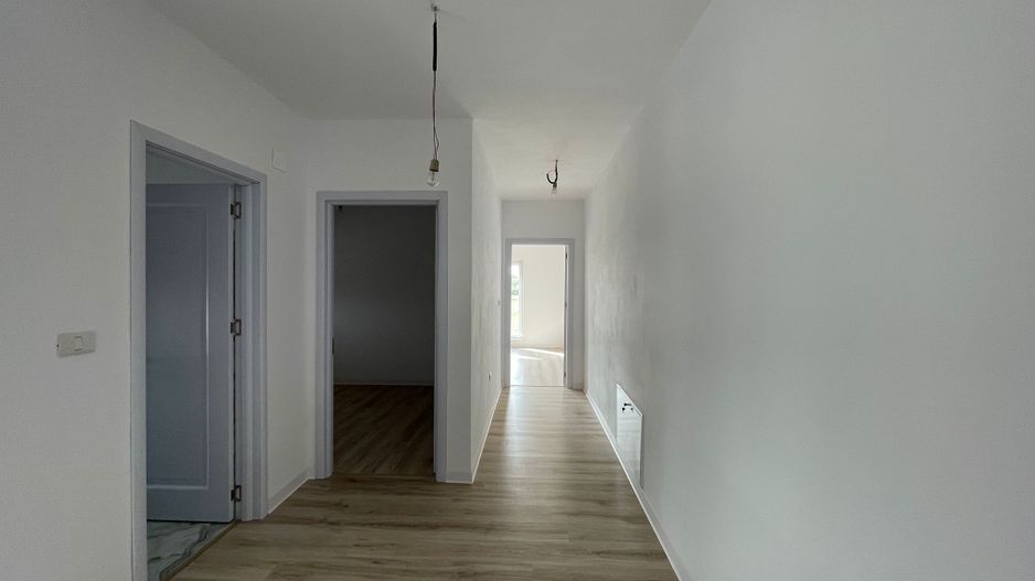 Duplex 4 dormitoare-2 Bai-129 Mp- Super Pret-Pozitie Excelenta-Ghiroda - Poză 4