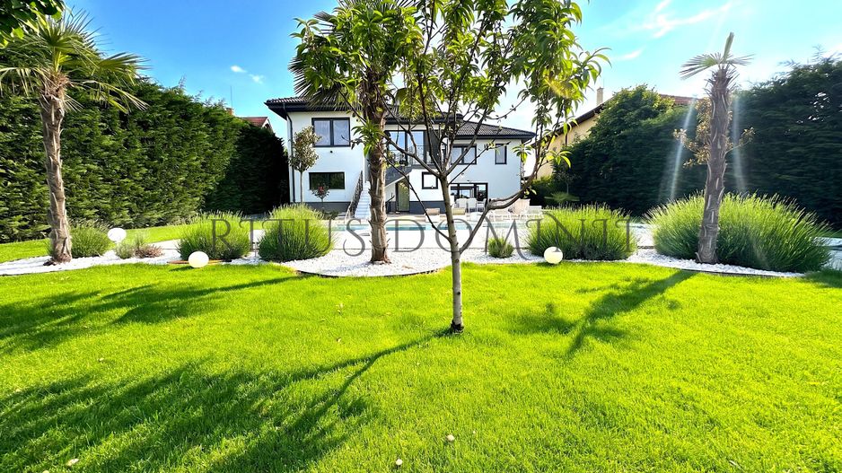 Vilă Spectaculoasă cu Piscină Privată, Dealuri Oradea, 460mp - Poză 11