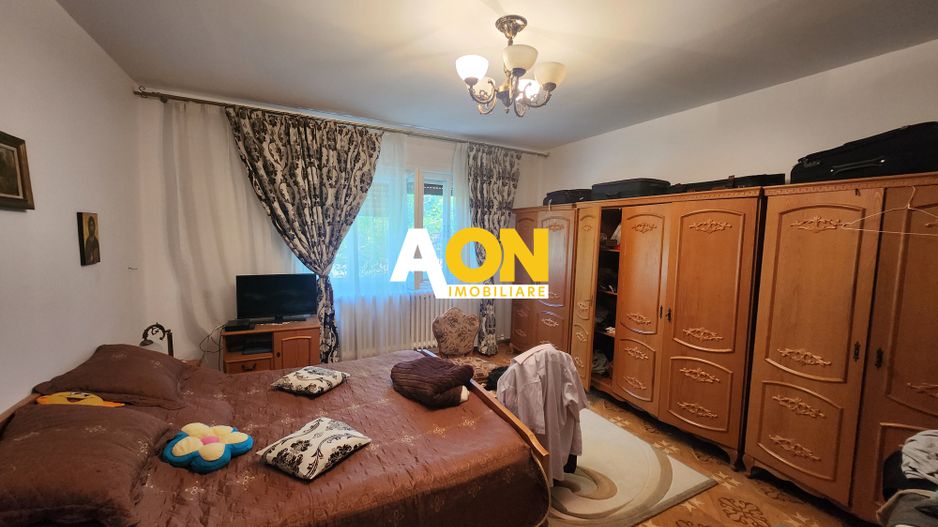 De vanzare casa 5 camere, 655mp teren, zona Cetate - Poză 6
