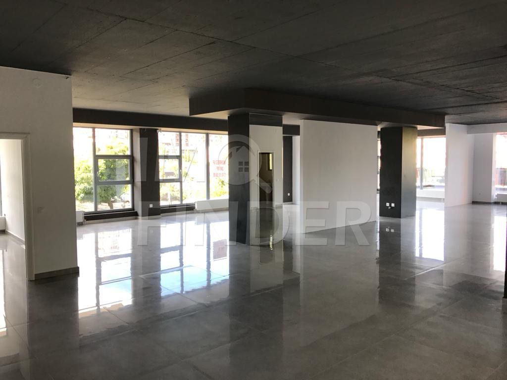 Spațiu comercial pretabil diverse activități , autorizat ISU - Poză 1