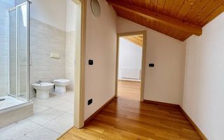 Penthouse pe doua niveluri situat in Piata Unirii - Poză 8