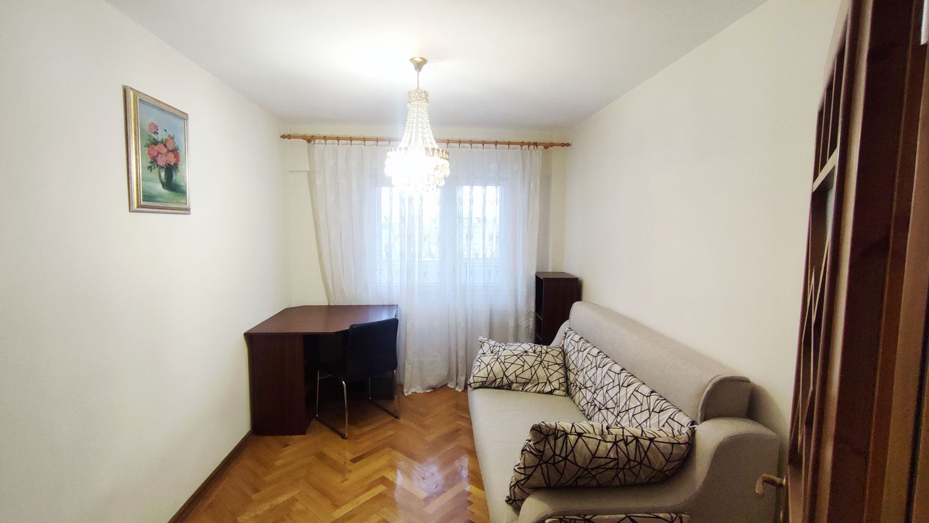 Apartament cu 3 camere decomandat mobilat-utilat - Poză 3