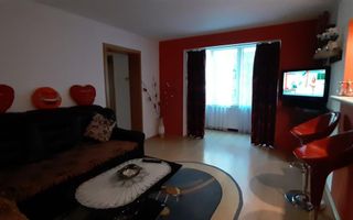 Apartament 3 camere, etaj 1, Cetate - Poză 2