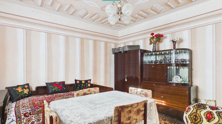 Casă cu 4 camere toate utilitățile și 1150mp teren - Poză 2