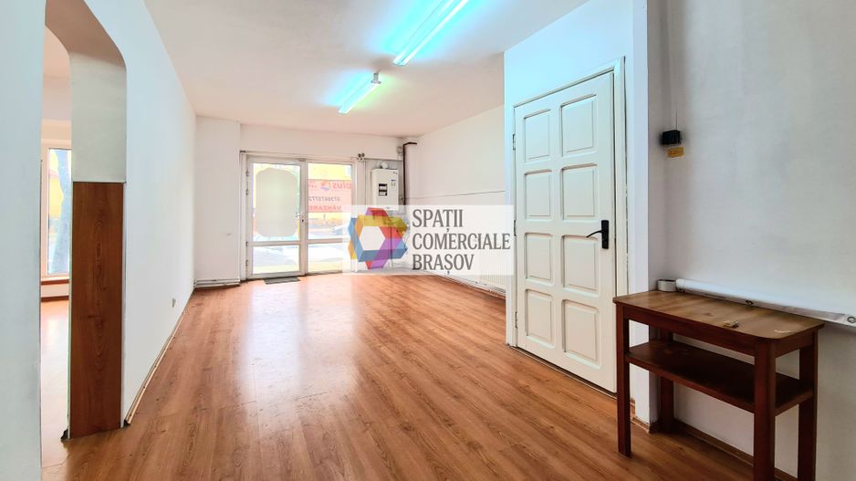 Spatiu comercial de vânzare cu vad Brașov - 57 mp # plus-imo.ro - Poză 1