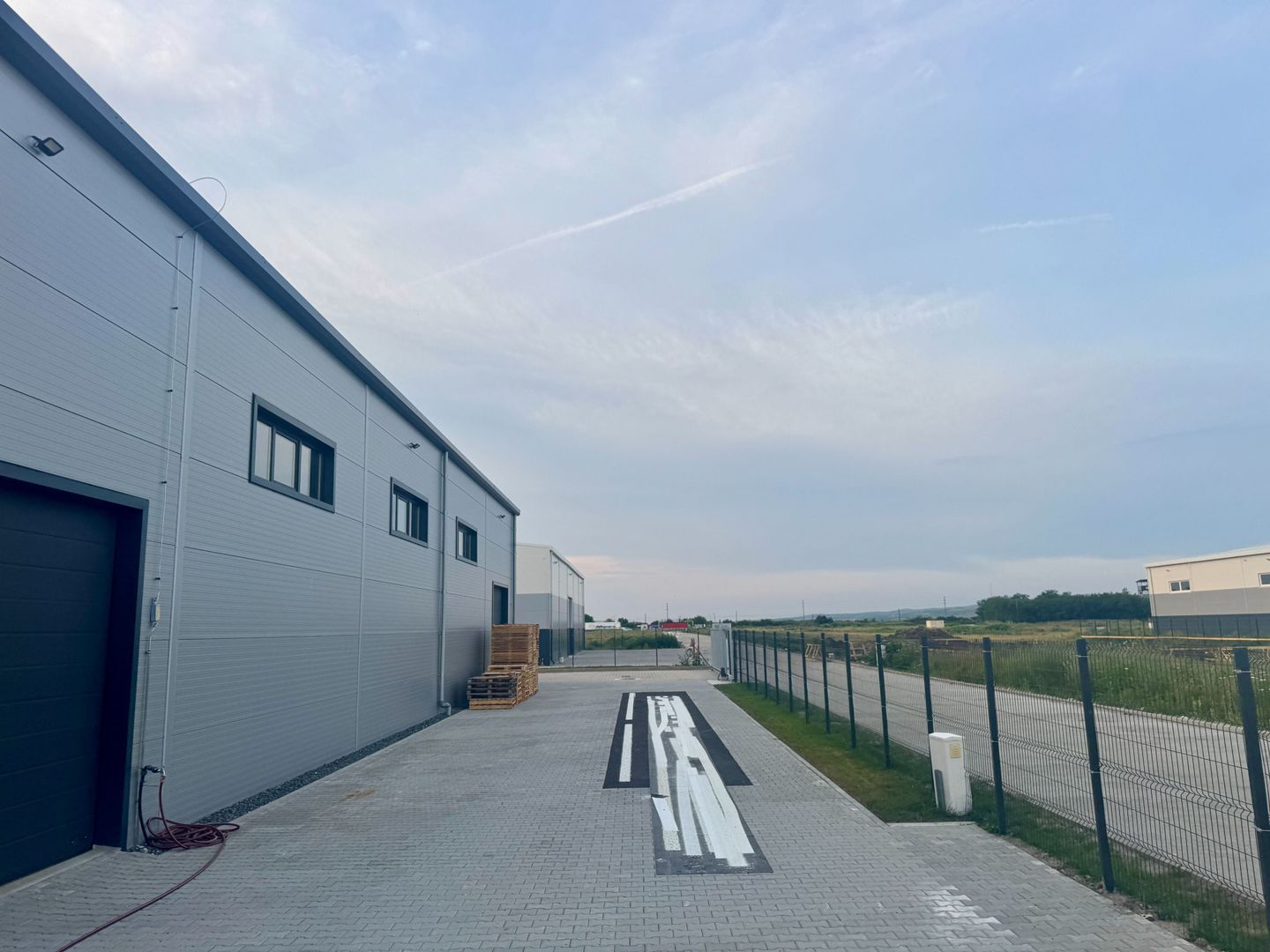 Hala industriala noua, ideal IMM - teren 1738mp, bransamente utilitati - Poză 14
