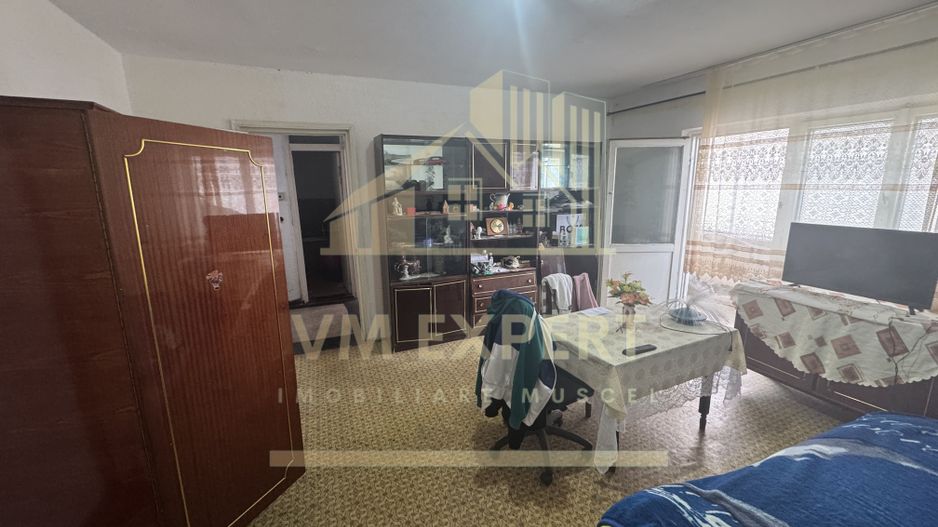 APARTAMENT 2 CAMERE ETAJ 2 GRUI CAMPULUNG - Poză 1