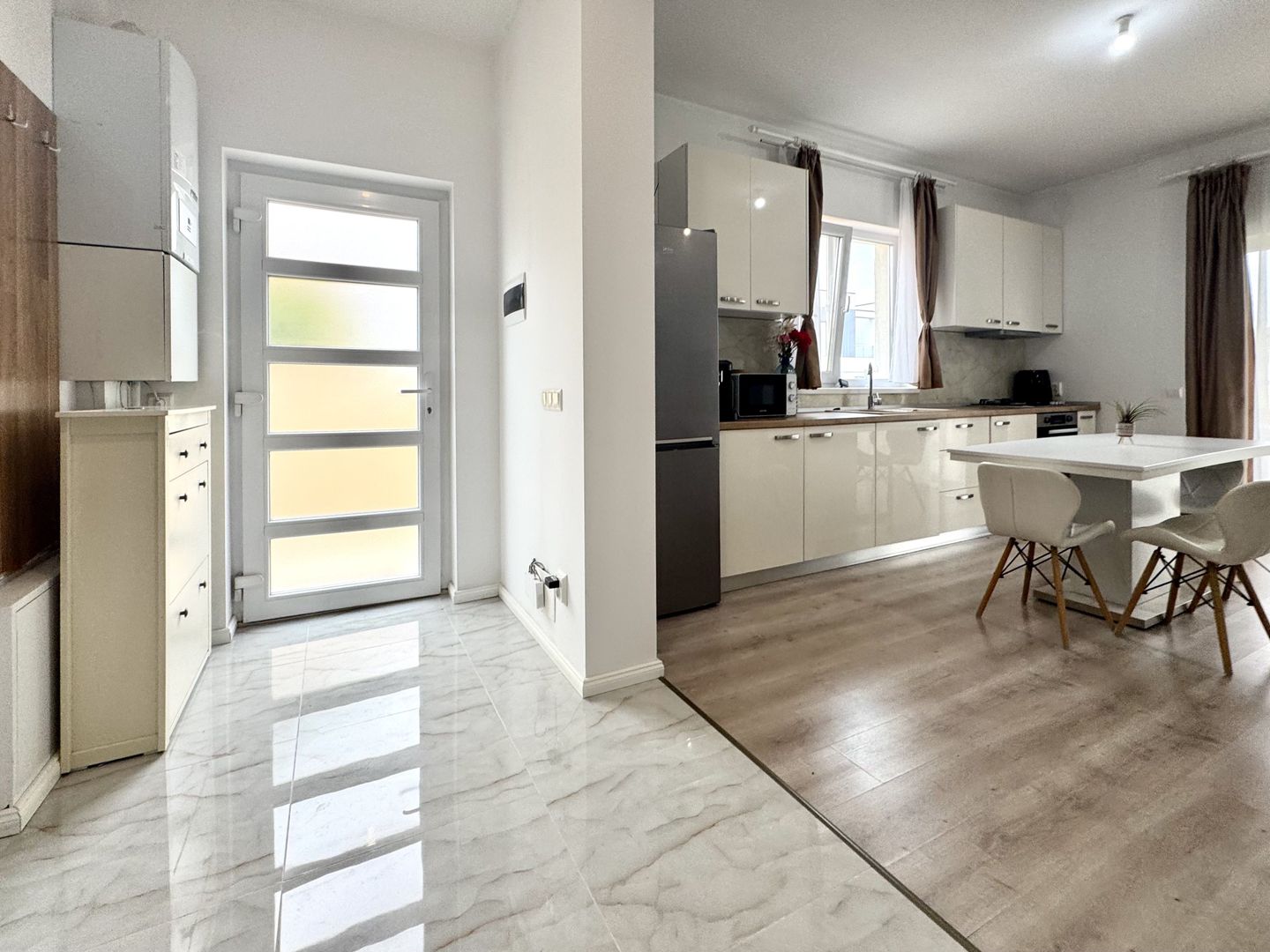 Duplex modern -  confort, eficiență și independență energeticǎ - Poză 6