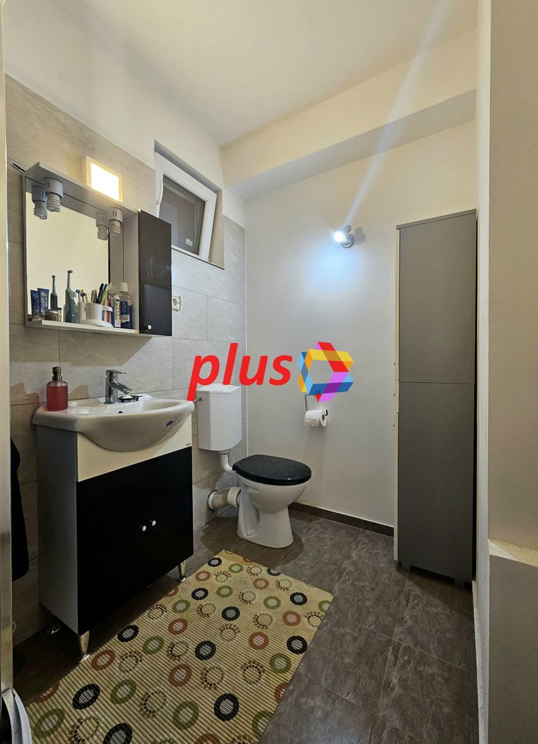 Oportunitate - Apartament cu trei camere in vila, zona Tractorul 70 mp - Poză 10
