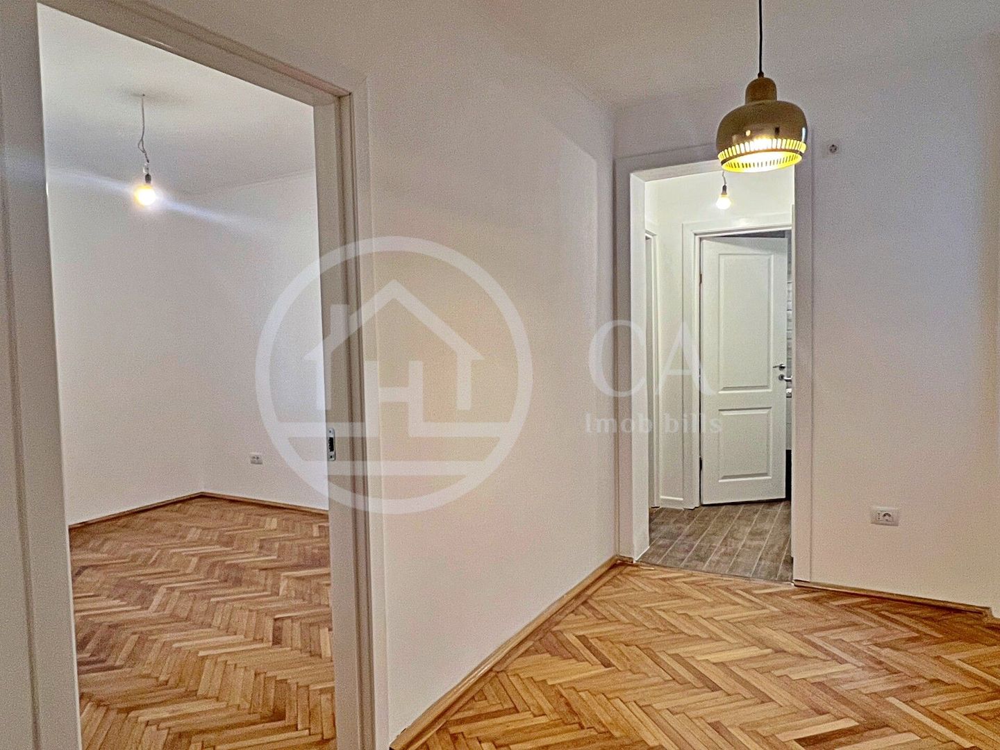 Apartament cu 3 camere de vânzare in cartierul Rogerius, Oradea - Poză 7