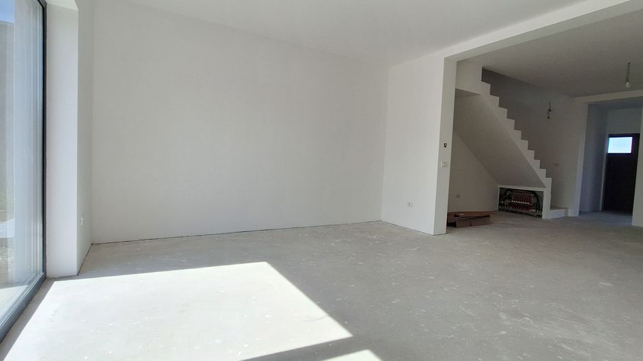 Duplex modern P+E cu 4 camere - Poză 16