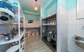 Pensiune de vânzare în Râșnov | 14 camere | 427 mp - Poză 36