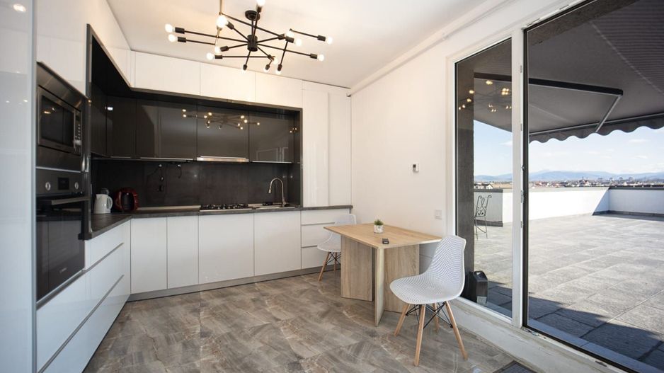 Apartament deosebit cu terasă panoramică – Sanpetru, Str. Sfinții Constantin - Poză 2