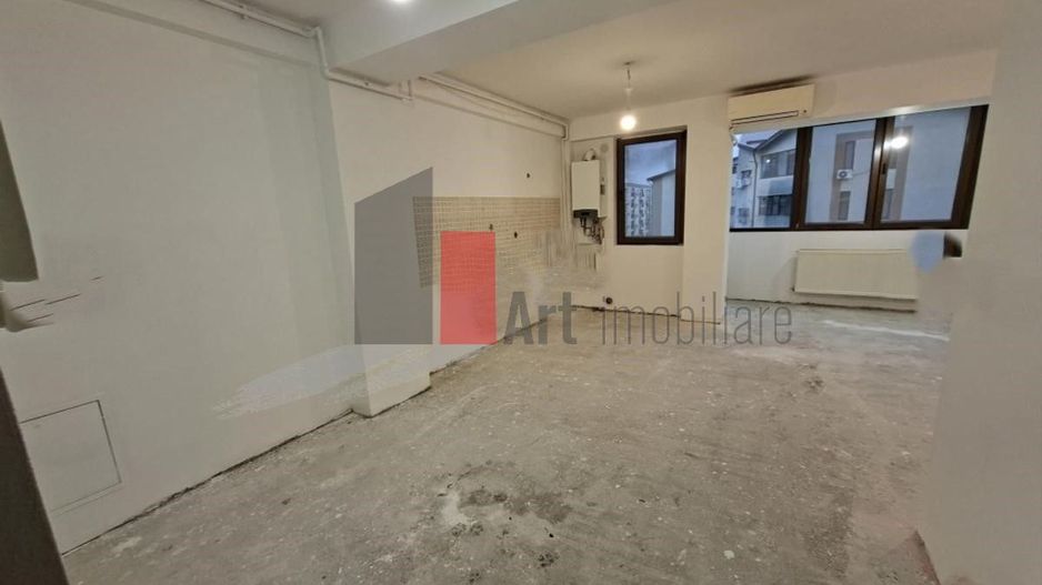 Vânzare apartament semidecomandat 2 camere Metalurgiei - Poză 1