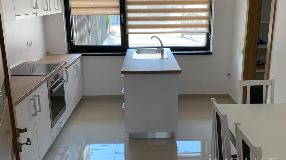 Casa tip duplex cu 4 camere la cheie in cartierul Europa - Poză 5