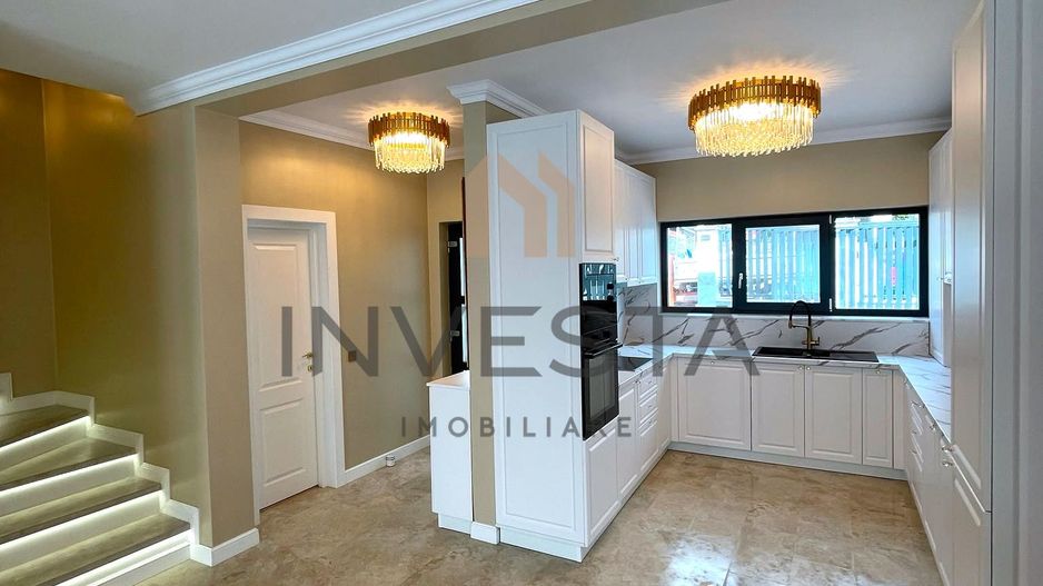 Casa moderna cu priveliste asupra orasului, terasa cu jacuzzi, Iris - Poză 5