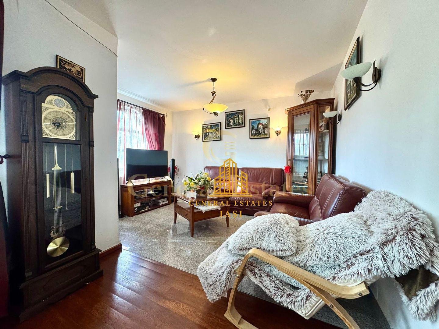 Vânzare Casă în Bucium cu Priveliște Panoramică - Poză 3