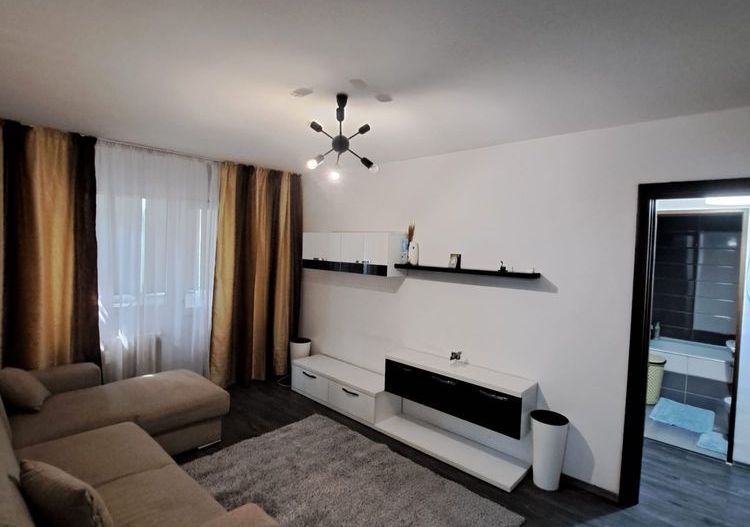 Vand apartament 3 camere Craiova zona Mall Electoputere - Poză 1