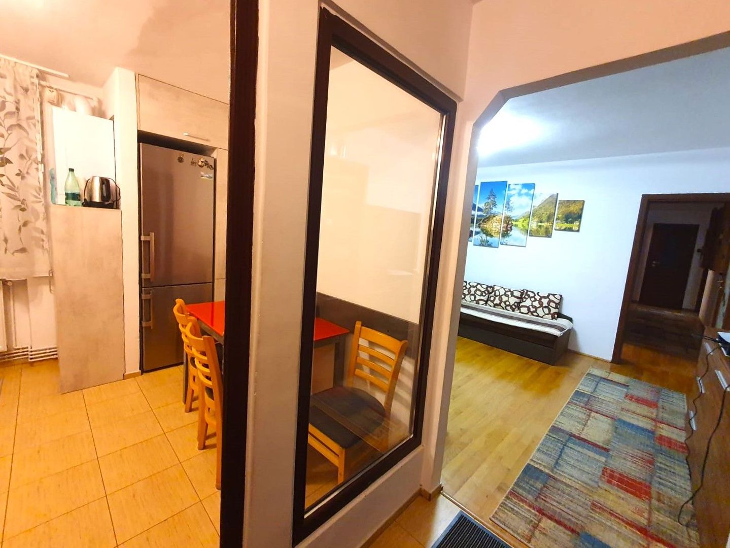 Central, 4 camere, etaj 1, mobilat si utilat - Poză 2