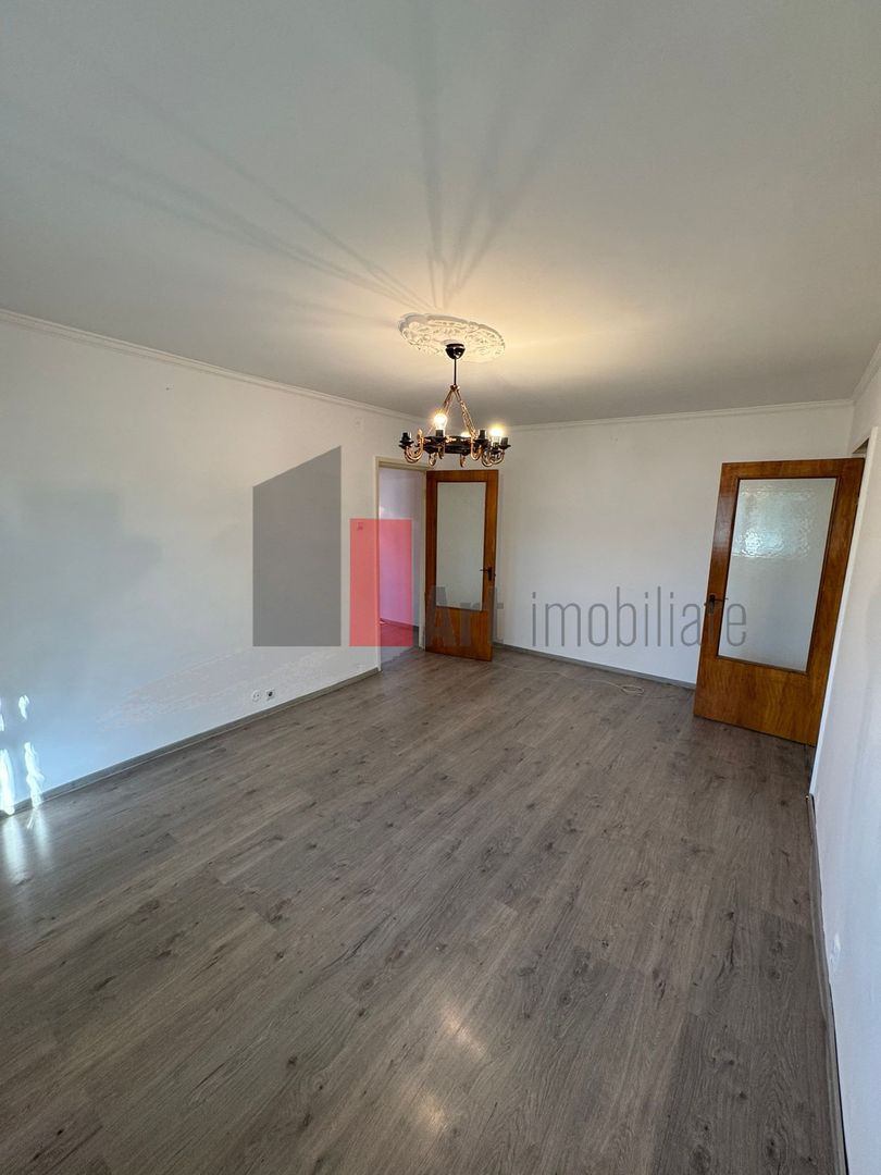 De vânzare – Apartament 3 camere, Sector 4 - Poză 4